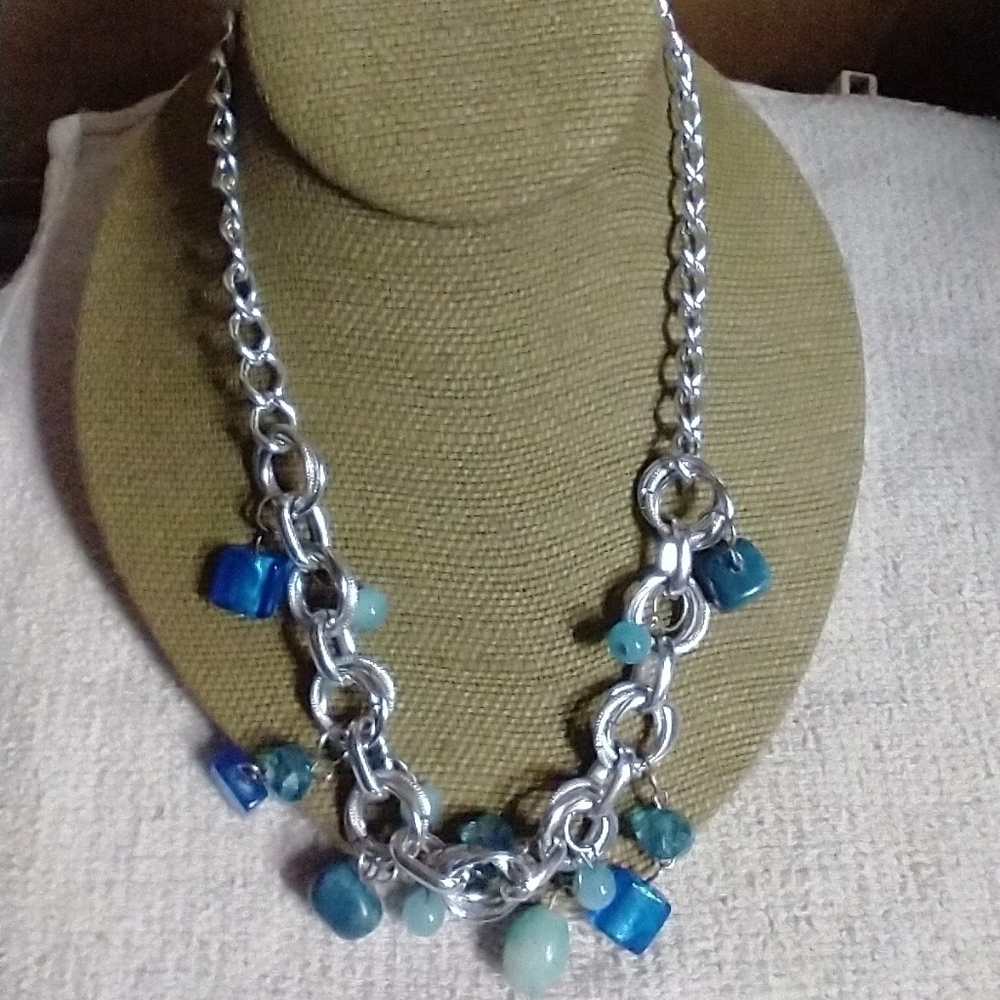 Silvertone blue beads chain necklace
